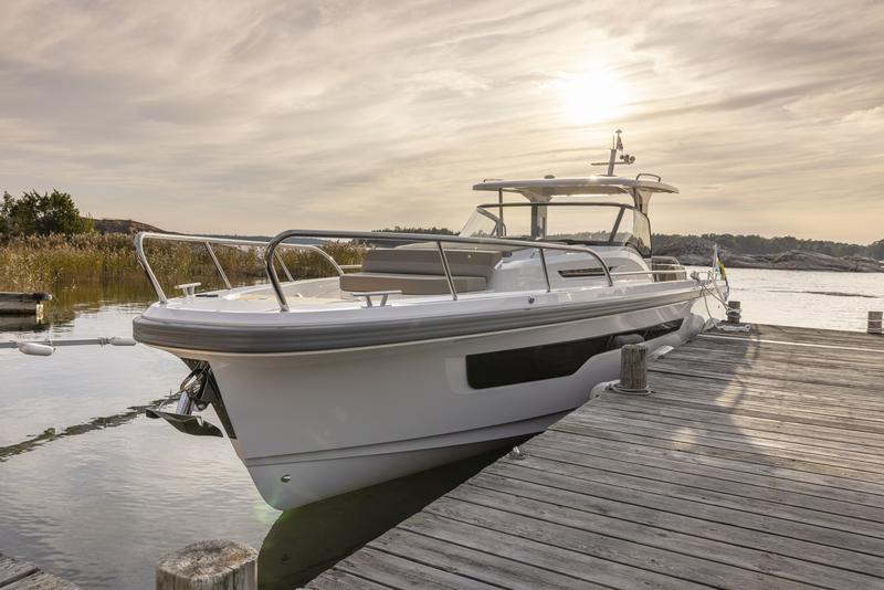 Book yachts online - motorboat - Nimbus Tender T11 - RUDDY - rent