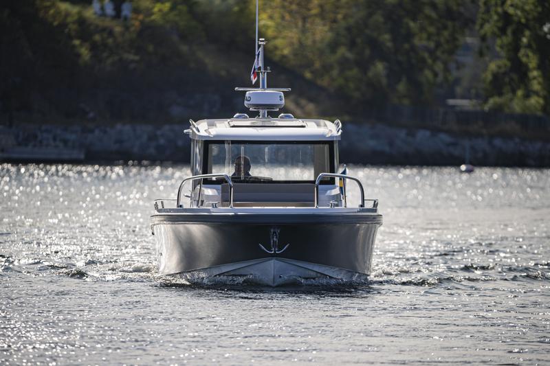 Book yachts online - motorboat - Nimbus Commuter 9 - STICH - rent