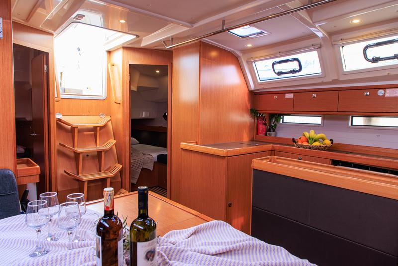 Book yachts online - sailboat - Bavaria 46 Cruiser - Kyveli - rent