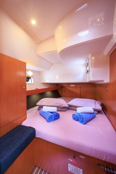 Book yachts online - sailboat - Bavaria 46 Cruiser - Kyveli - rent