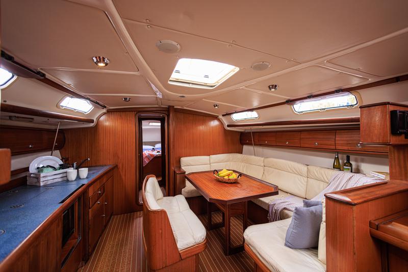 Book yachts online - sailboat - Bavaria 44 - Twins - rent