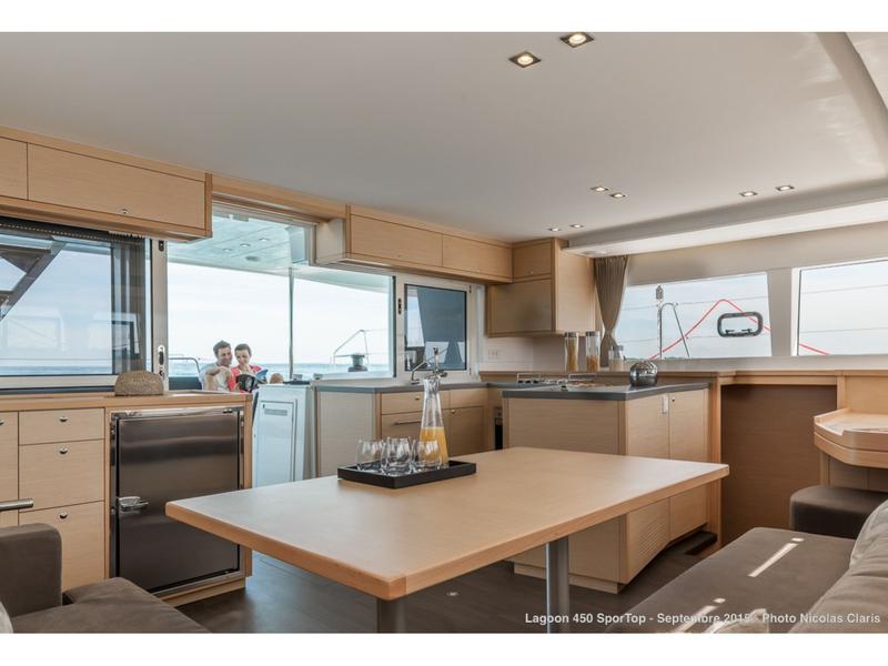 Book yachts online - catamaran - Lagoon 450S - Remire - rent