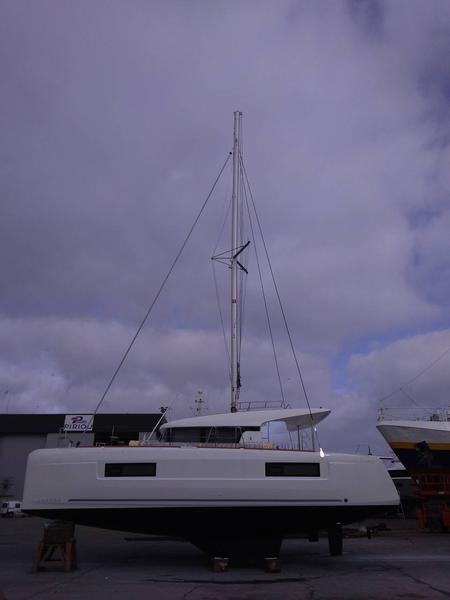 Book yachts online - catamaran - Lagoon 40-4 - D Arros - rent