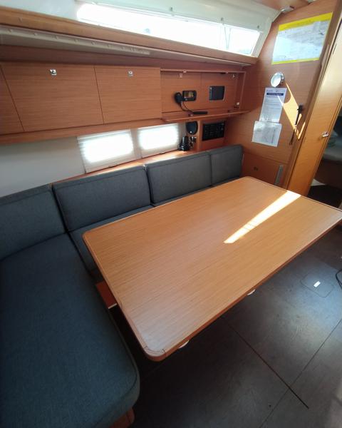 Book yachts online - sailboat - Dufour 390 - Fluid II - rent