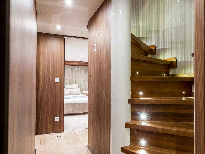 Book yachts online - motorboat - Motor Yacht - Timeless 24M - rent