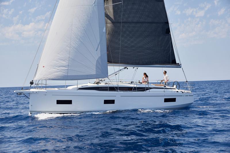 Book yachts online - sailboat - Bavaria C38 - ARINNA - rent