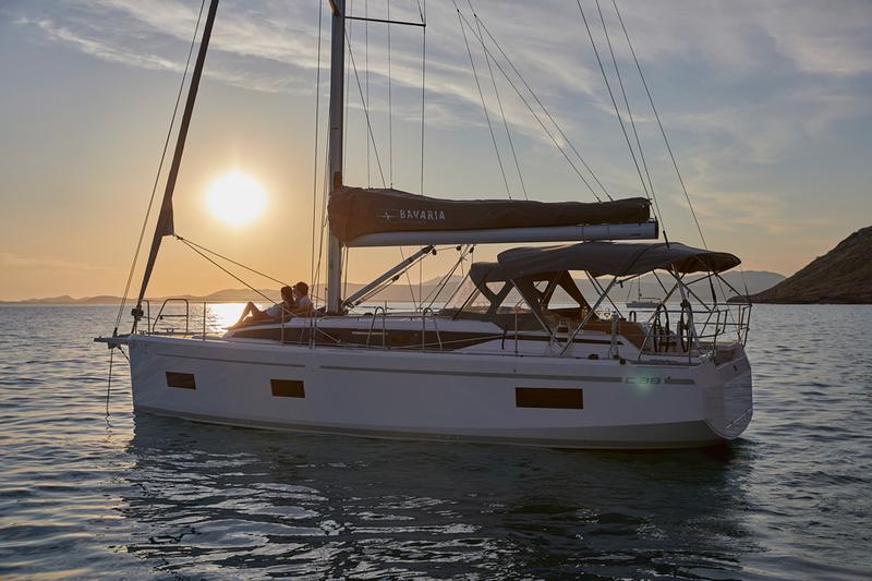 Book yachts online - sailboat - Bavaria C38 - ARINNA - rent