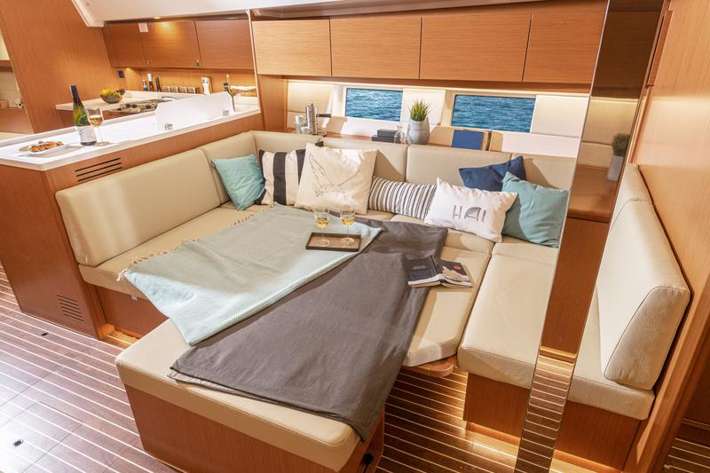 Book yachts online - sailboat - Bavaria C45 Style - SANTA CRUZ - rent