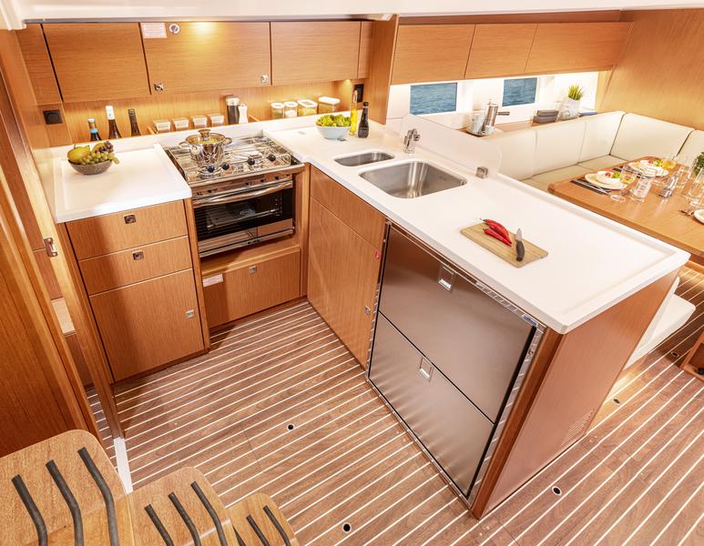 Book yachts online - sailboat - Bavaria C45 Style - SANTA CRUZ - rent