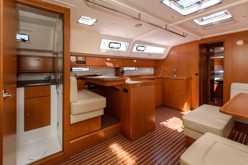 Book yachts online - sailboat - Bavaria Cruiser 51 - S - rent