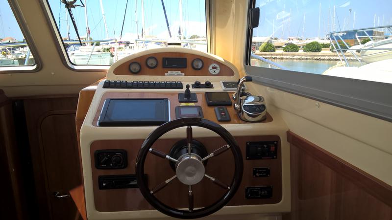 Book yachts online - motorboat - Damor 980 Fjera - Neja - rent