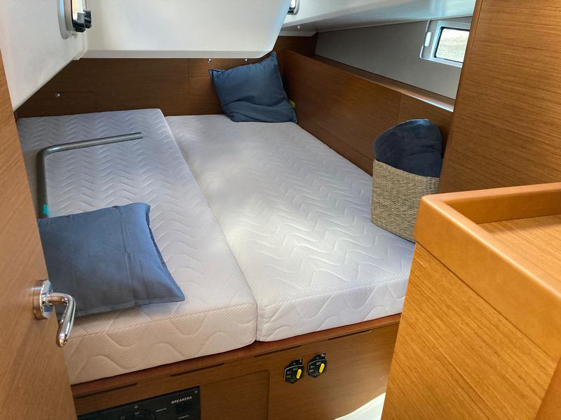 Book yachts online - sailboat - Sun Odyssey 490 - Amelia - rent