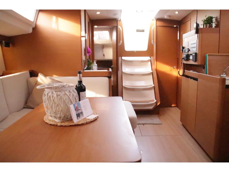 Book yachts online - sailboat - Sun Odyssey 490 - Amelia - rent