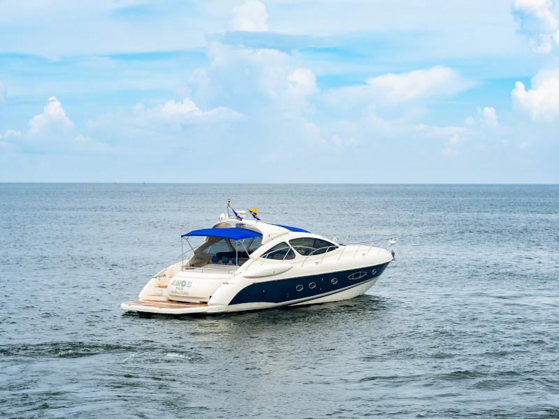 Book yachts online - motorboat - Azimut 55 - Atlantis - rent