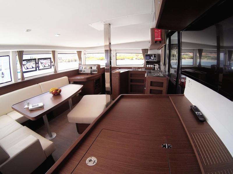 Book yachts online - catamaran - Lagoon 42 - IO (generator, air condition, 1 SUP free of charge) - rent
