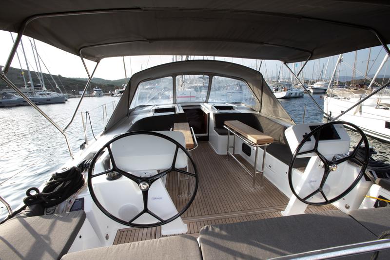 Book yachts online - sailboat - Hanse 508 - MEDUSA II (generator, air condition, electric barbeque, 1 SUP free of charge) - rent