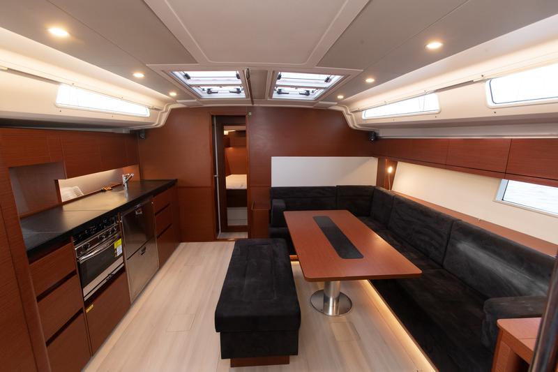 Book yachts online - sailboat - Hanse 508 - MEDUSA II (generator, air condition, electric barbeque, 1 SUP free of charge) - rent