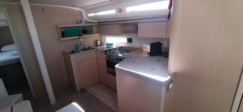 Book yachts online - sailboat - Oceanis 40.1 - FERRARI (Premium Specs: air condition, pearl grey hull Electric WC, Inverter, Underwater lights) - rent
