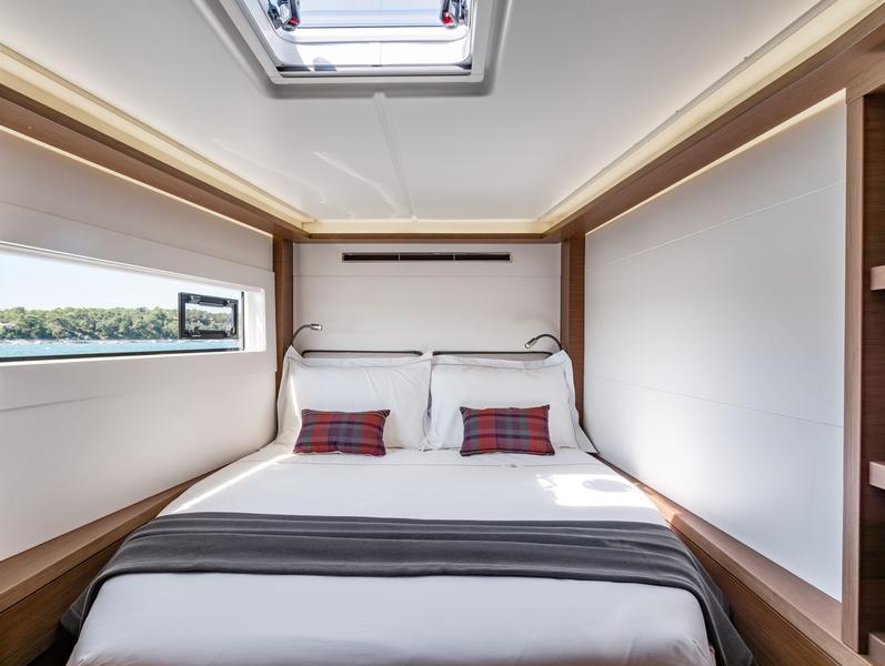 Book yachts online - catamaran - Lagoon 46 - WHITE PEARL (generator, air condition, water maker, 2 SUP free of charge) *Skippered only* - rent