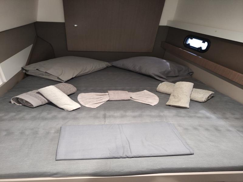 Book yachts online - sailboat - Hanse 458 - ZOE (Generator, Watermaker, Full teak deck, Pearl Grey Hull) - rent