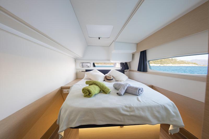 Book yachts online - catamaran - Helia 44 - Zeldam - rent
