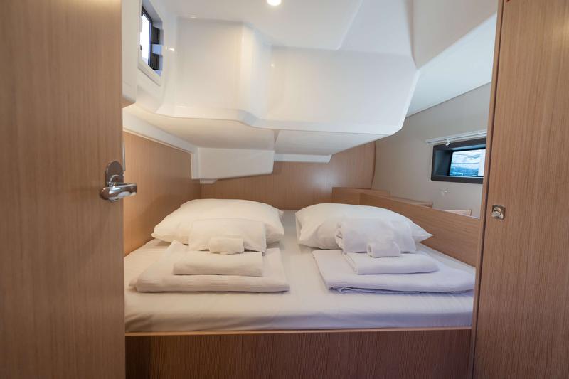 Book yachts online - sailboat - Bavaria 42 Cruiser - Joy - rent