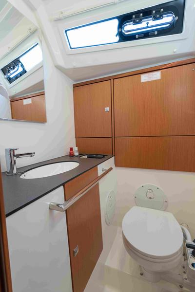Book yachts online - sailboat - Bavaria 46 Cruiser - Classy - rent