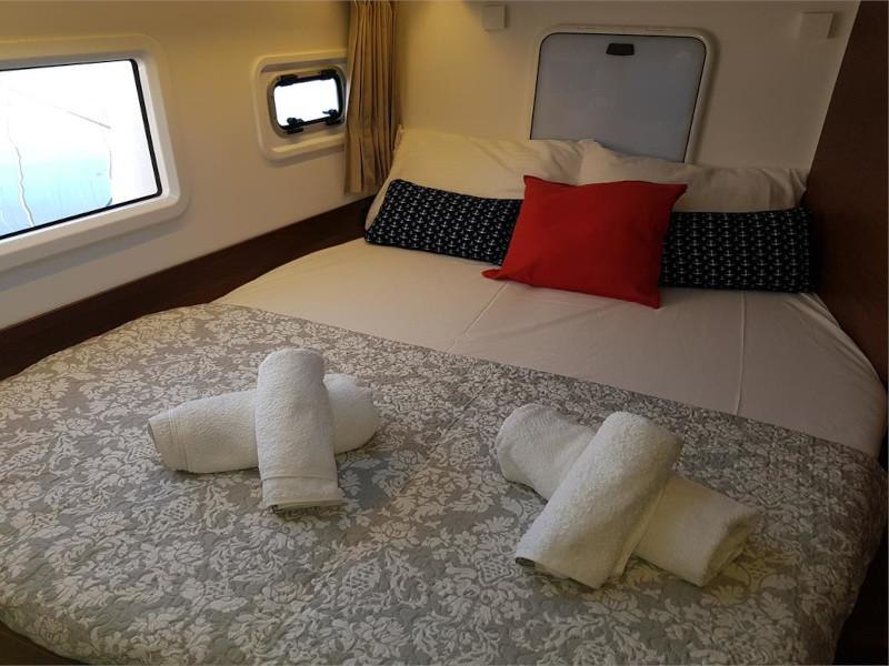 Book yachts online - catamaran - Lagoon 42 - Dream of life - rent