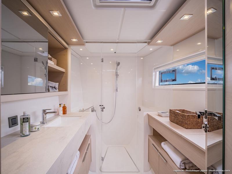 Book yachts online - catamaran - Lagoon 46 - Joansea (crewed) - rent