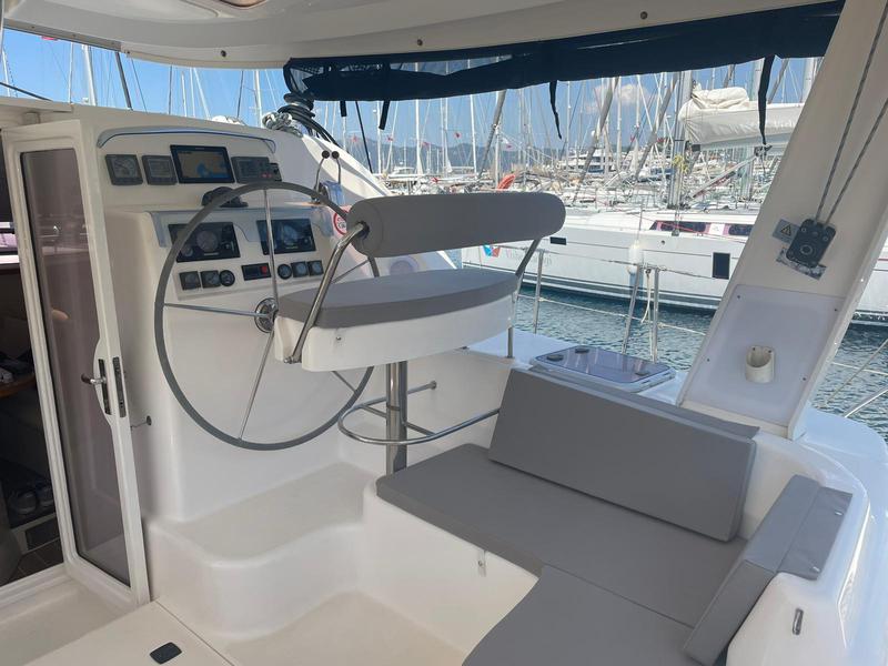 Book yachts online - catamaran - Leopard 4300 - Emocean - rent