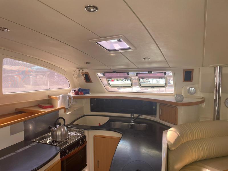 Book yachts online - catamaran - Leopard 4300 - Emocean - rent