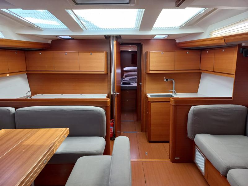 Book yachts online - sailboat - Dufour 500 GL - Maestro - rent