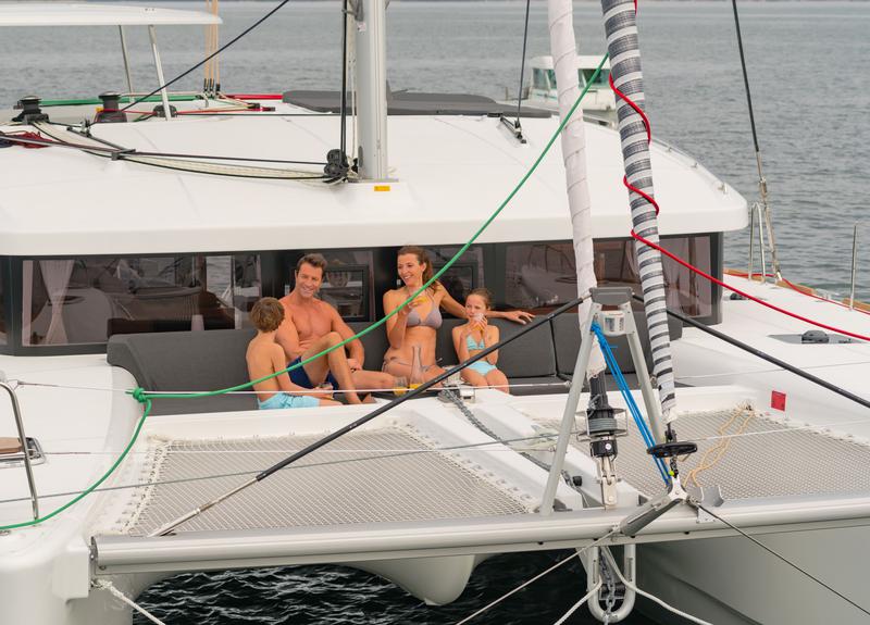 Book yachts online - catamaran - Lagoon 450 Sport - Elenya - rent