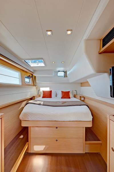 Book yachts online - catamaran - Lagoon 450 Sport - Elenya - rent