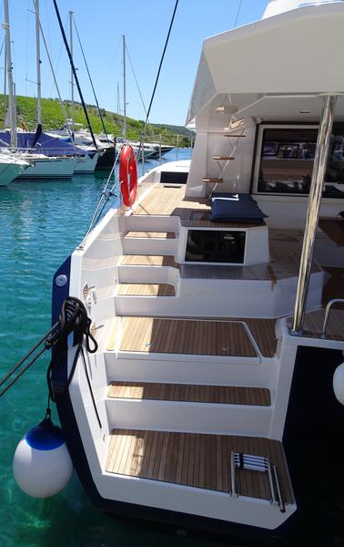 Book yachts online - catamaran - Dufour Catamaran 48 - Safira - rent