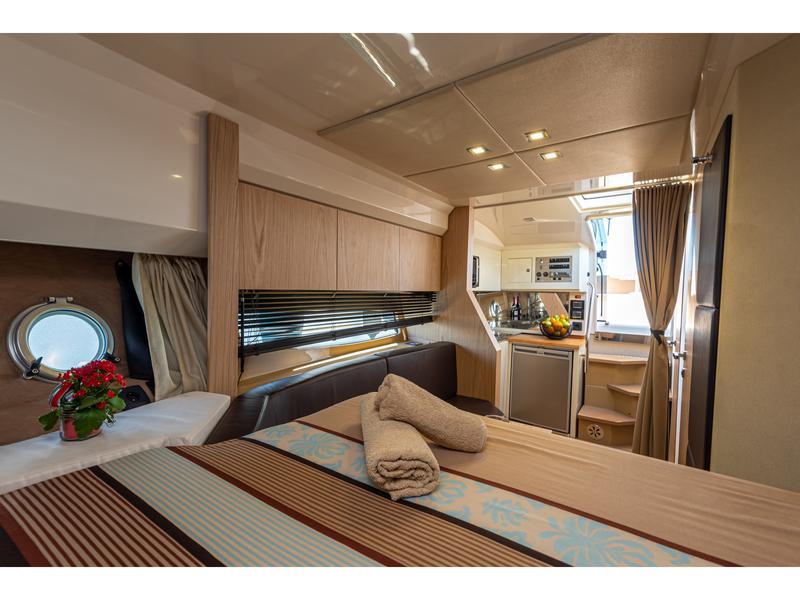 Book yachts online - motorboat - Sessa C35 - Ela - rent