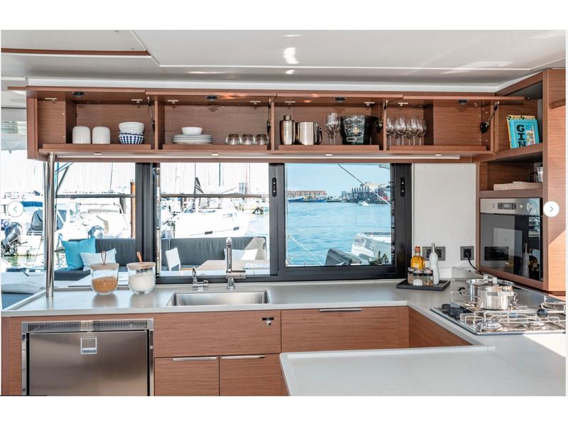 Book yachts online - catamaran - Lagoon 46 - Sonia - rent