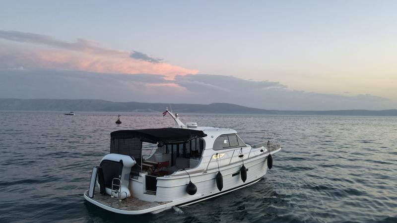 Book yachts online - motorboat - Adriana 36 - Gaja - rent