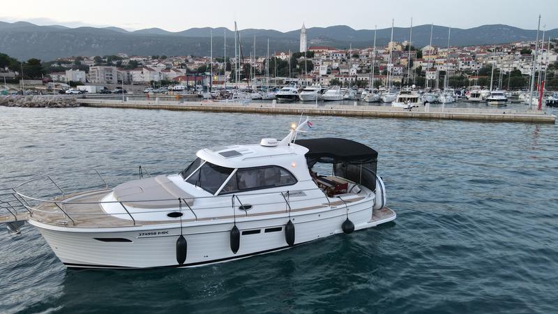 Book yachts online - motorboat - Adriana 36 - Gaja - rent