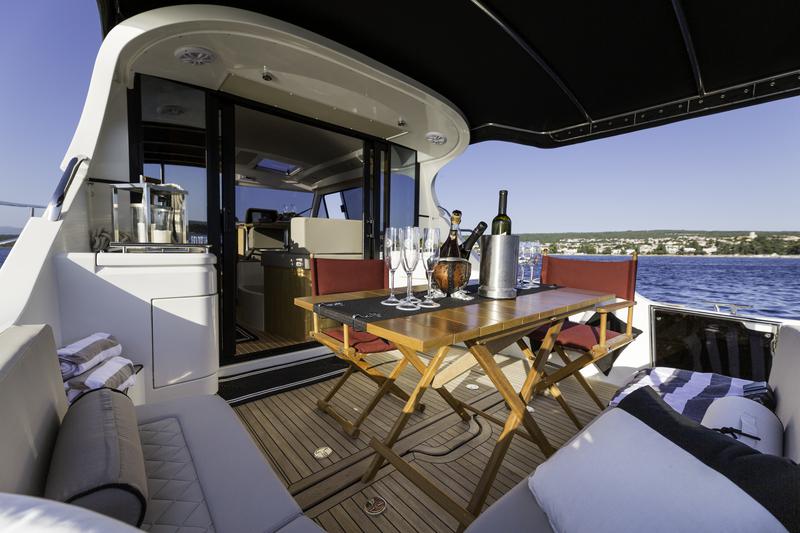 Book yachts online - motorboat - Adriana 36 - Gaja - rent