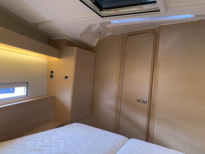 Book yachts online - sailboat - Dufour 430 - GOSAILING - rent