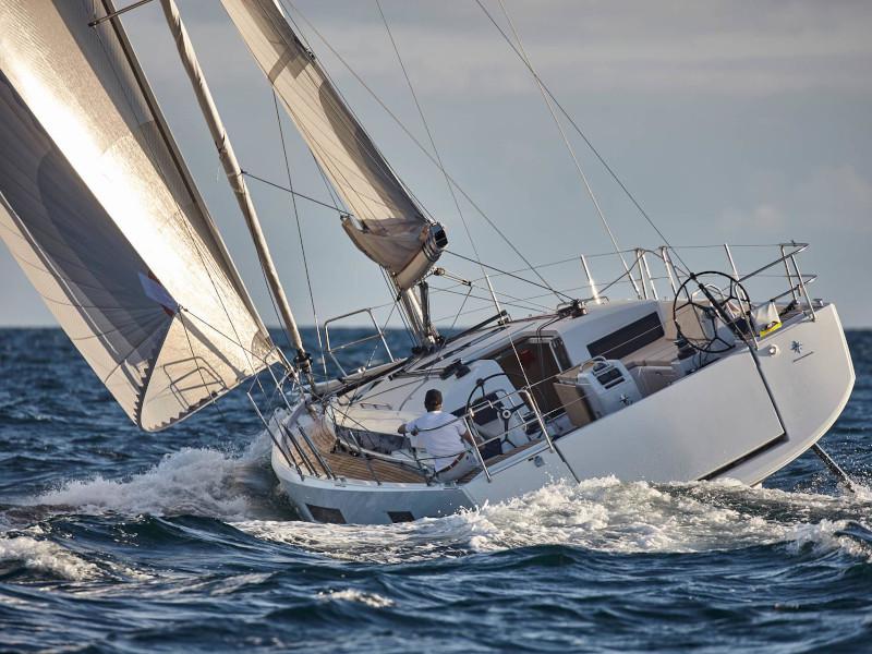 Book yachts online - sailboat - Sun Odyssey 440 - Holiday Kiss - rent