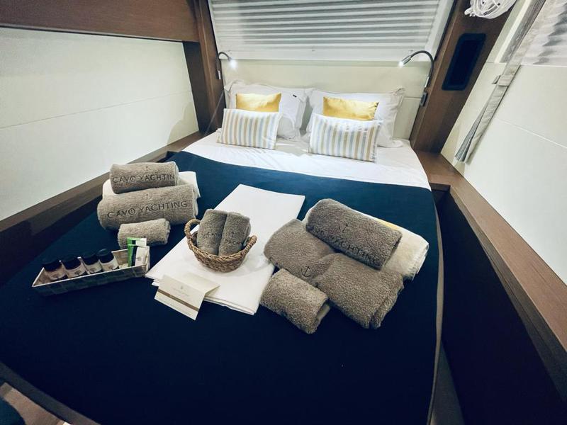 Book yachts online - catamaran - Lagoon 50 - OZELO - rent