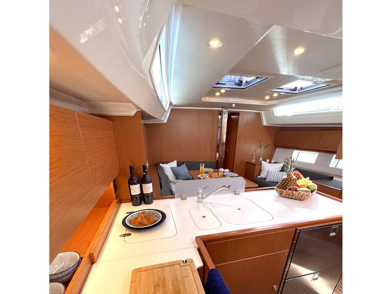 Book yachts online - sailboat - Bavaria C45 - Super Puma - rent