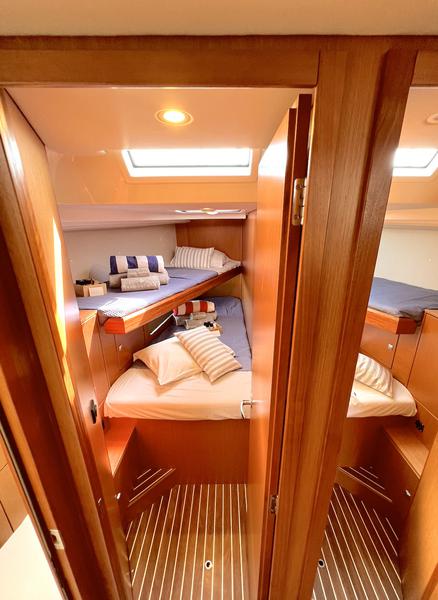 Book yachts online - sailboat - Bavaria C45 - Super Puma - rent