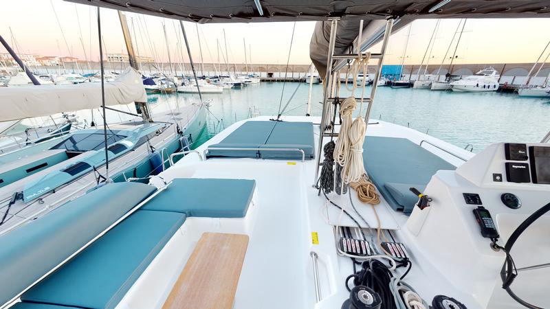 Book yachts online - catamaran - Dufour Catamaran 48 5c+5h - Lublu - rent