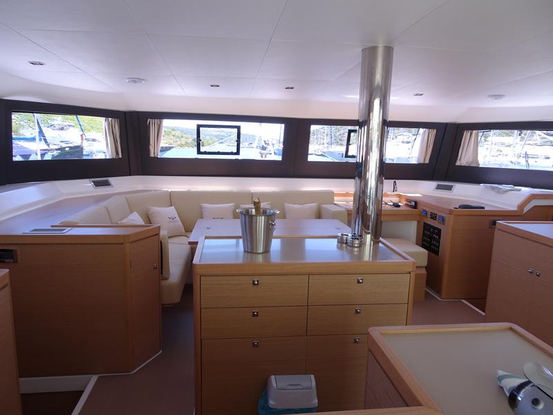Book yachts online - catamaran - Dufour Catamaran 48 5c+5h - Olga - rent