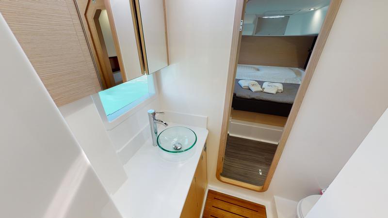 Book yachts online - catamaran - Dufour Catamaran 48 4c+5h - Vittoria - rent