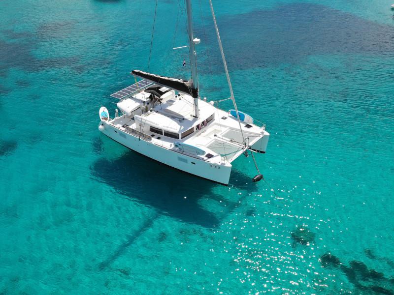 Book yachts online - catamaran - Lagoon 450  Flybridge - Marla - rent