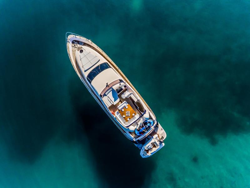 Book yachts online - motorboat - Cayman 70 - Secret Life - rent
